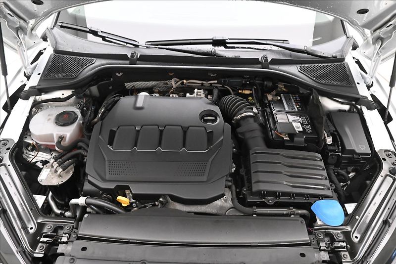 Škoda Octavia 2,0 TDI 85 kW Ambition Záruka - fotka 9 z 30