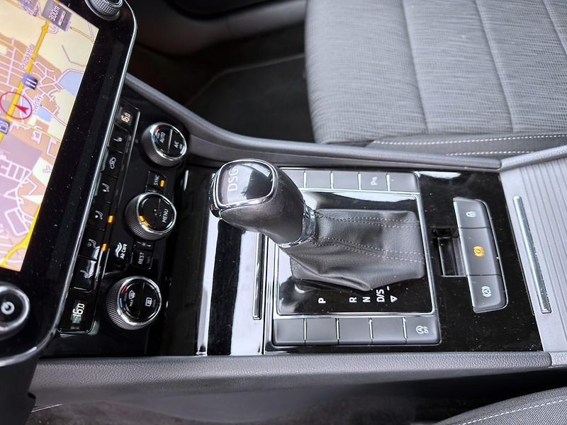 Škoda Superb 2.0 TDI 110 kW DSG, navigace - fotka 15 z 19