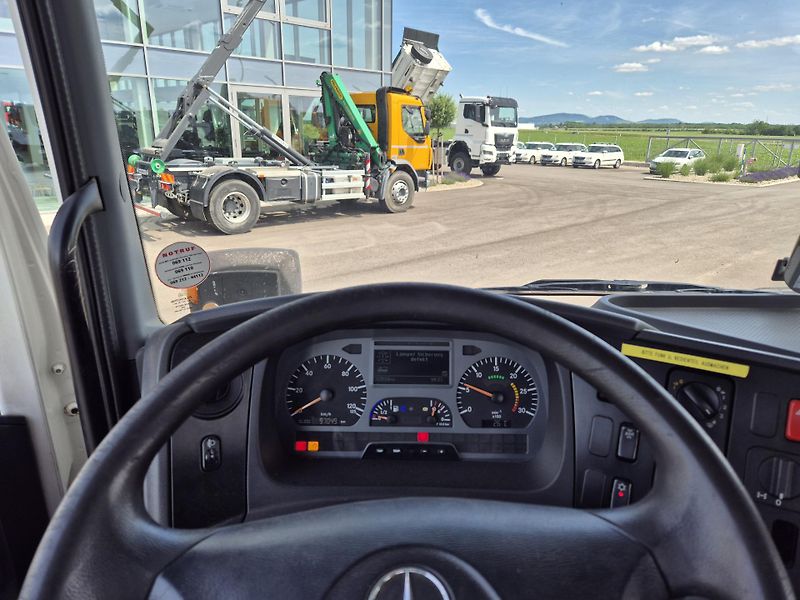 Mercedes-Benz Axor 1824 KONTEJNEROVKA MEILLER  - fotka 7 z 10