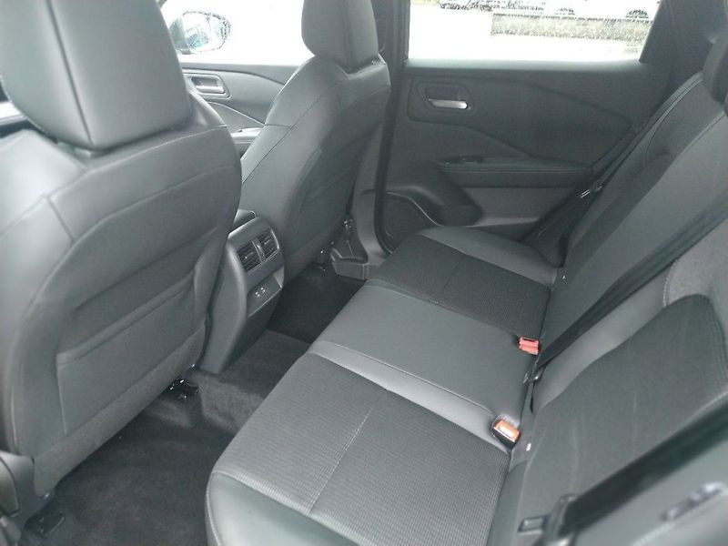 Nissan Qashqai 1.3T mHEV AT,2WD, SKLADEM - fotka 10 z 27