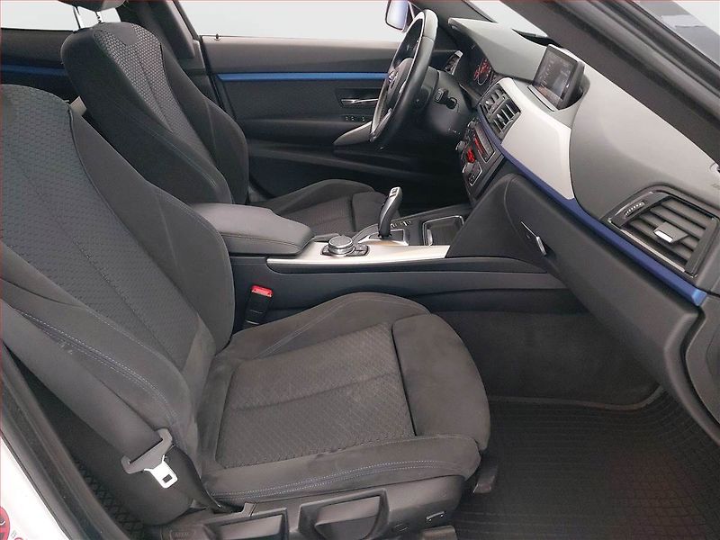 BMW Řada 3 (2015) 320d xDrive GT, 4X4, Automat - fotka 9 z 18