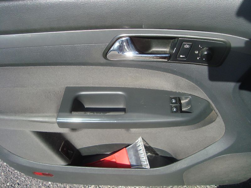 Volkswagen Touran (2006) 1,9TDI - fotka 10 z 14