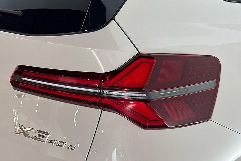 BMW X3 xDrive40d - fotka 5 z 26