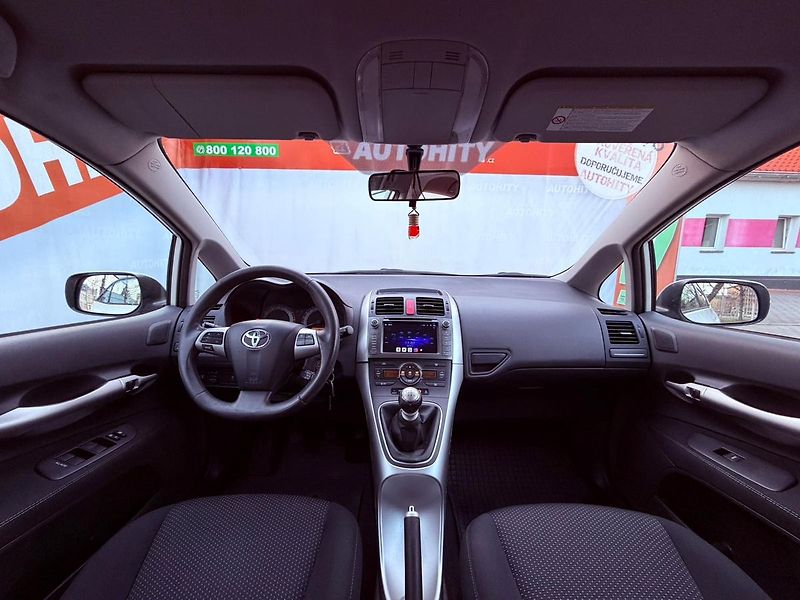 Toyota Auris 1.6 Valvematic, ČR - fotka 15 z 22