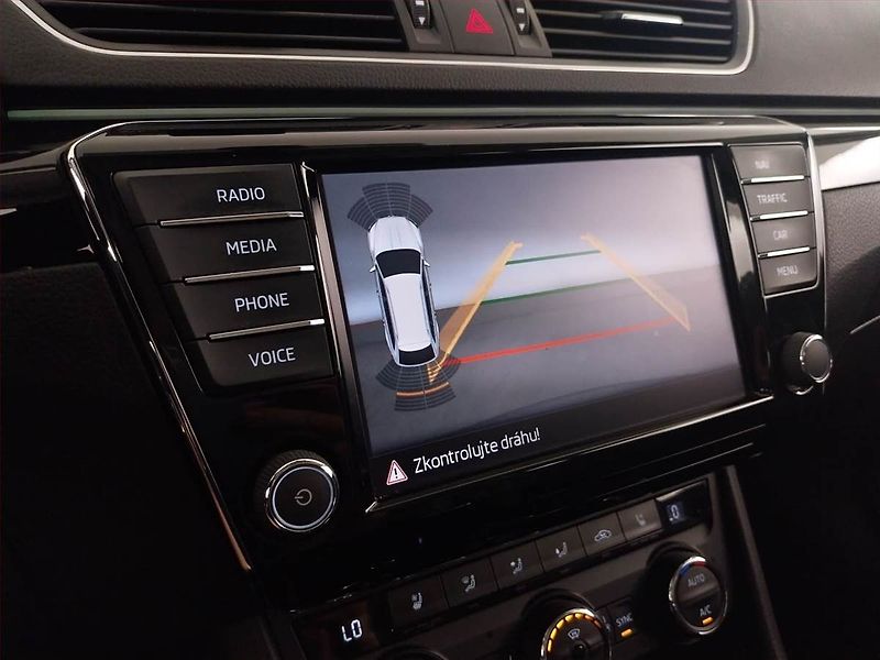 Škoda Superb (2016) Laurin&Klement 2.0 TDI - fotka 21 z 26