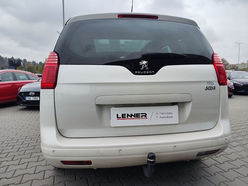 Peugeot 5008 2.0 HDI/110kW Allure - fotka 10 z 35