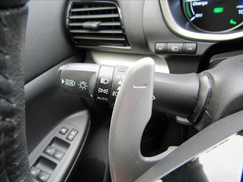 Mitsubishi Eclipse Cross 2,4 i PHEV Plug-in Instyle+ - fotka 23 z 34