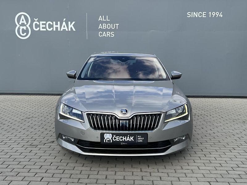 Škoda Superb (2017) 2,0TDi140kW Laurin&Klement DSG - fotka 2 z 42
