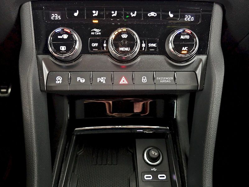 Škoda Karoq (2025) 1.5TSi 110kW SPORTLINE TAŽNÉ - fotka 21 z 30