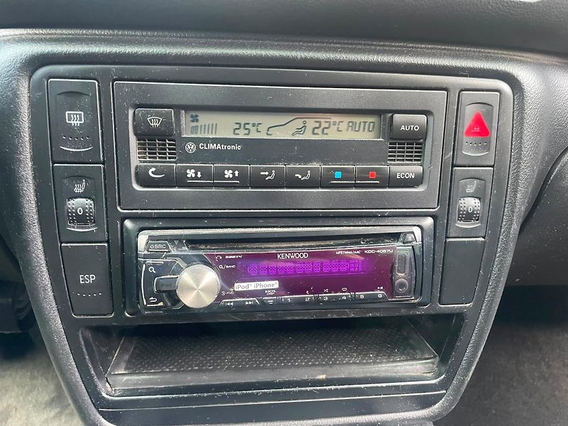 Volkswagen Passat (2003) 1,9 TDi 74 Kw TAŽNÉ - fotka 10 z 12