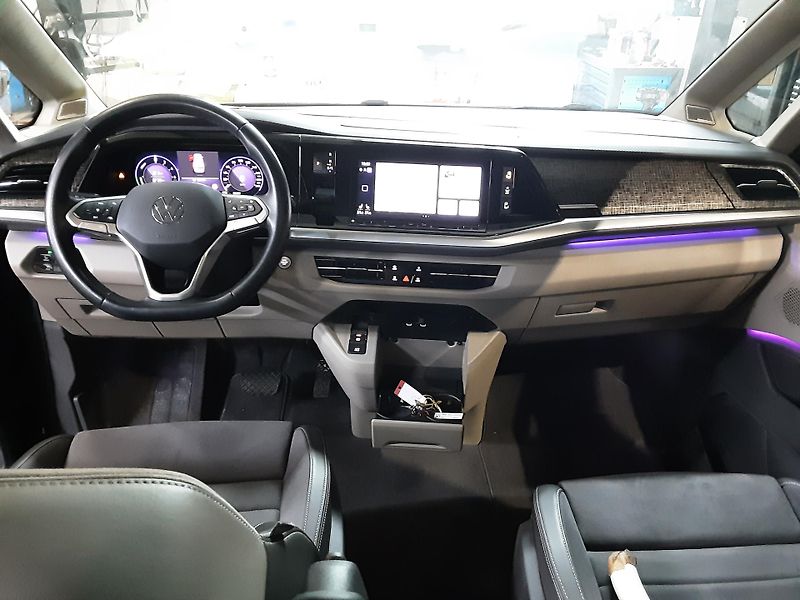 Volkswagen Multivan (2022) 1.4 TSI PHEV 160kW Style - fotka 3 z 4