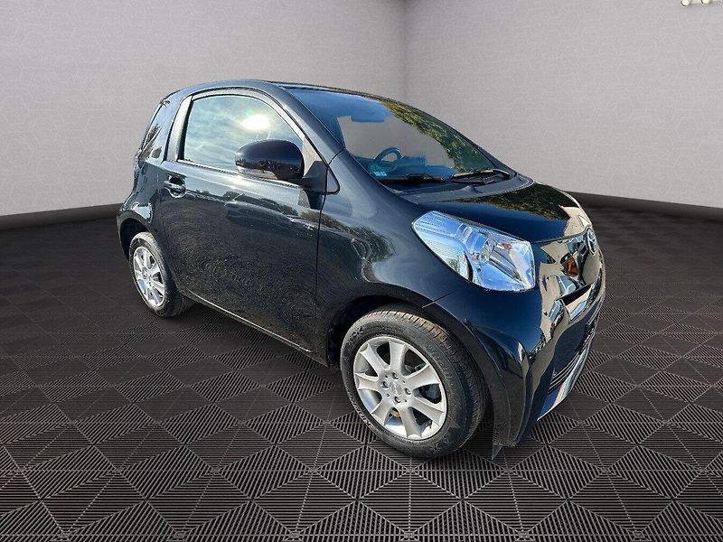 Toyota iQ (2010) 1,0 50Kw  Automat - fotka 1 z 18