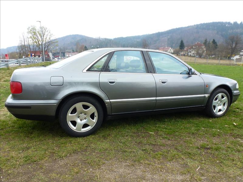 Audi A8 4,2 V8 Quattro 4x4 AUTOMAT - fotka 9 z 65