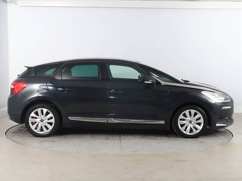 Citroën DS5 (2014) 2.0 BlueHDi, Automat, Navi - fotka 6 z 21