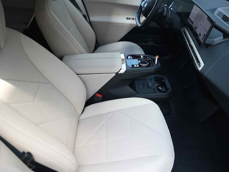 BMW iX - fotka 10 z 10