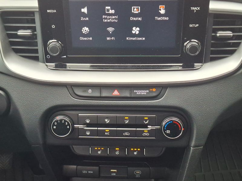 Kia Ceed (2023) SW 1.5T-GDI 118kW -1.MAJITEL - fotka 15 z 38