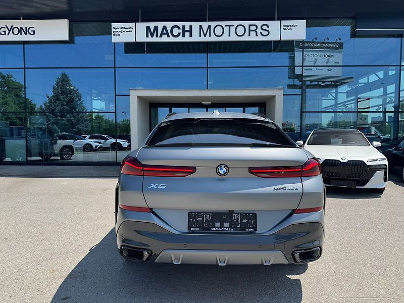 BMW X6 - fotka 9 z 28