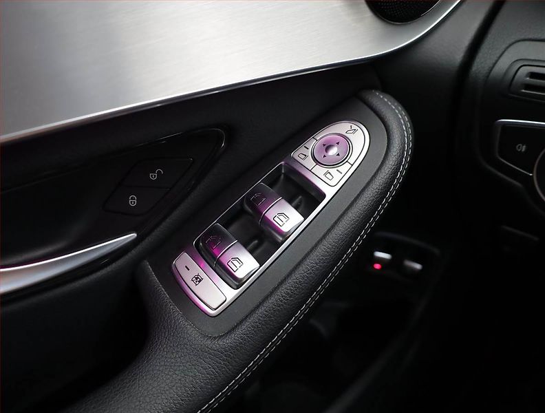 Mercedes-Benz GLC (2019) 220 d 4MATIC - fotka 16 z 18