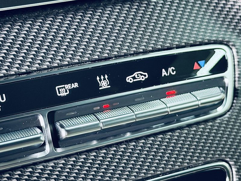 Mercedes-Benz Třídy V (2024) 300d*EXL*AMG*4M*NEZTOP*27.ZÁR - fotka 23 z 39