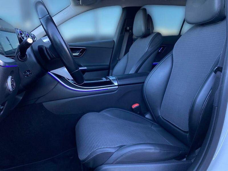 Mercedes-Benz Třídy C (2021) C 220 d 4MATIC kombi - fotka 10 z 28
