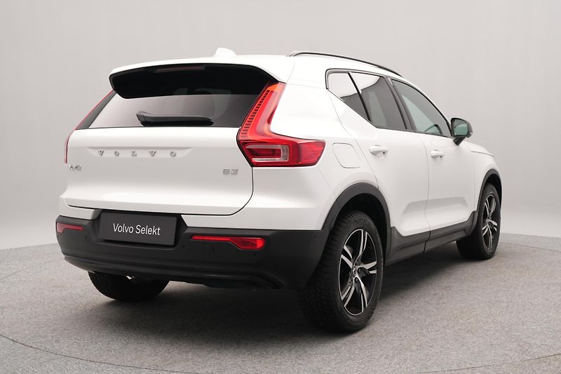 Volvo XC40 B3 DARK PLUS CZ REZERVACE - fotka 11 z 48