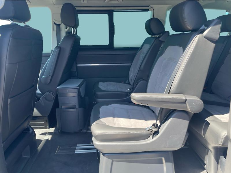 Volkswagen Multivan 2.0 TDi DSG 7st. 4motion Highl - fotka 12 z 28