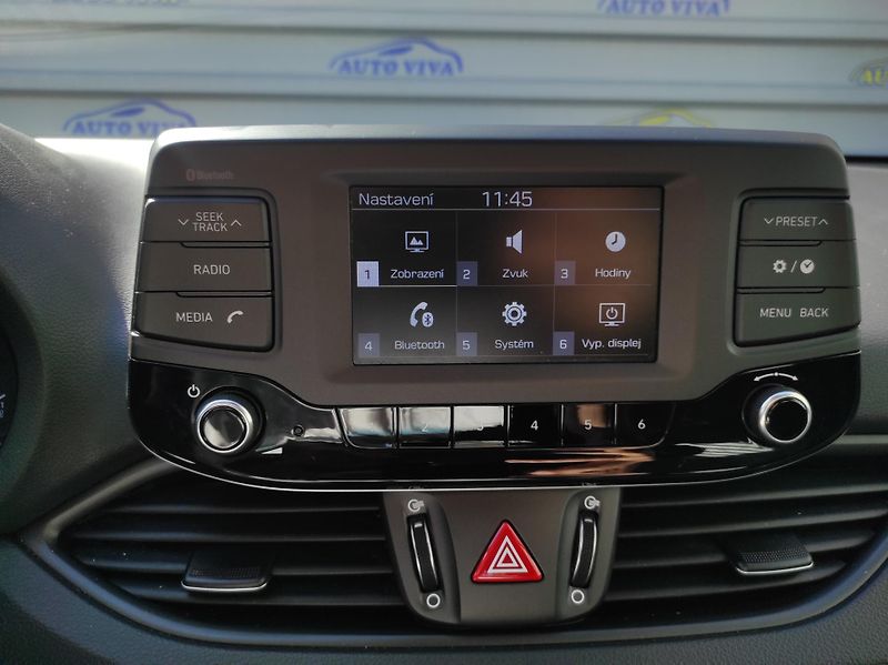 Hyundai i30 1,4DOHC 16V,73kW,Top KM - fotka 13 z 37