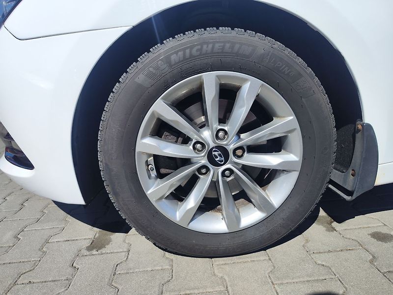 Hyundai i40 1.7 CRDi/85kW Experience - fotka 28 z 33
