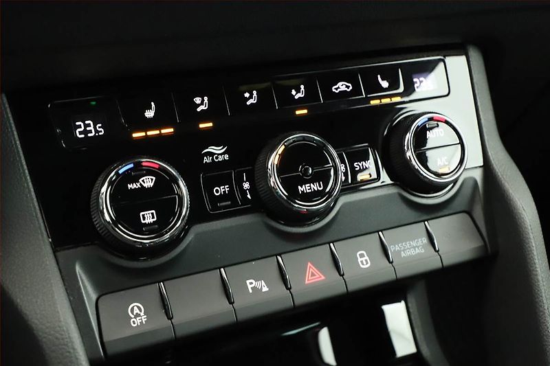 Škoda Karoq (2023) Sportline 1.5 TSI - fotka 14 z 20