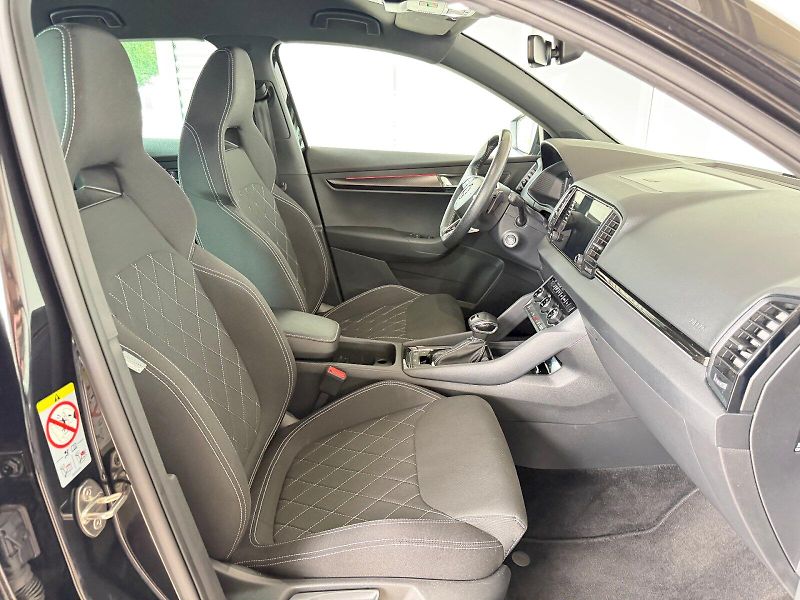 Škoda Karoq (2023) Sportline 1.5 TSI / 110 kW DSG - fotka 26 z 28