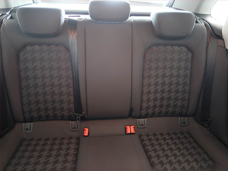 Audi A3 (2014) 1.2 TFSI, Automat, Bi-Xenony - fotka 10 z 14
