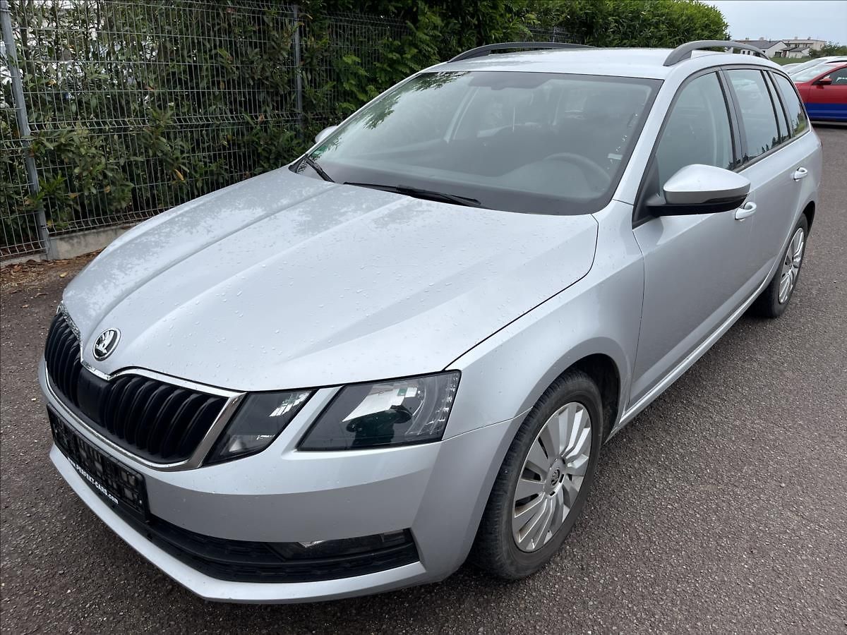 Škoda Octavia 1,6 TDi KLIMA TAŽNÉ SERVIS