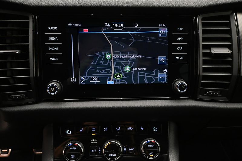 Škoda Kodiaq 1,5 TSI 110kW Sportline Busine - fotka 19 z 31