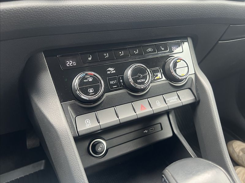 Škoda Kodiaq 1,5 TSi DSG nové v ČR záruka - fotka 27 z 35