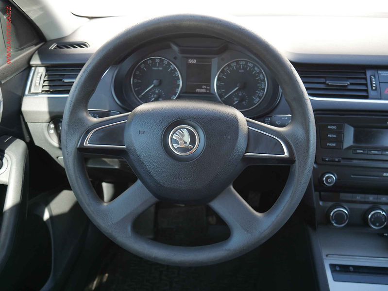 Škoda Octavia (2013) 1.6 TDi, ČR, Klima - fotka 12 z 16