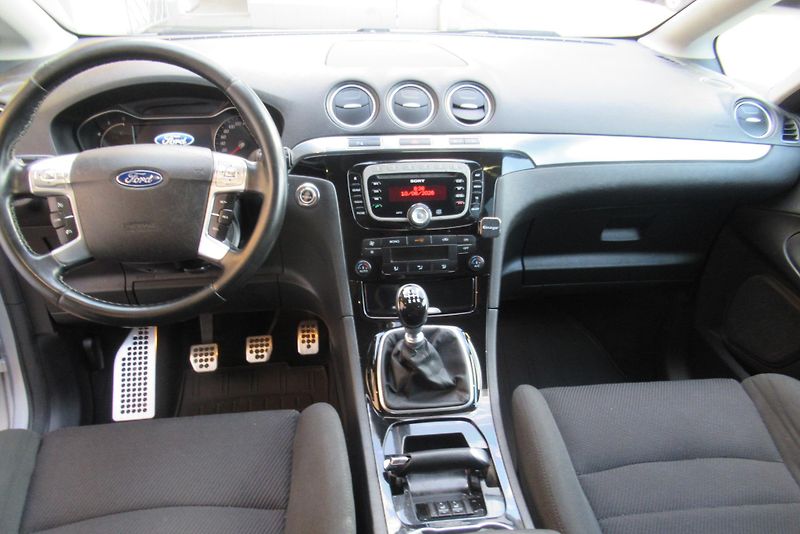 Ford S-MAX 2.0 TDCi AUT. KLIMA TAŽNÉ - fotka 10 z 23