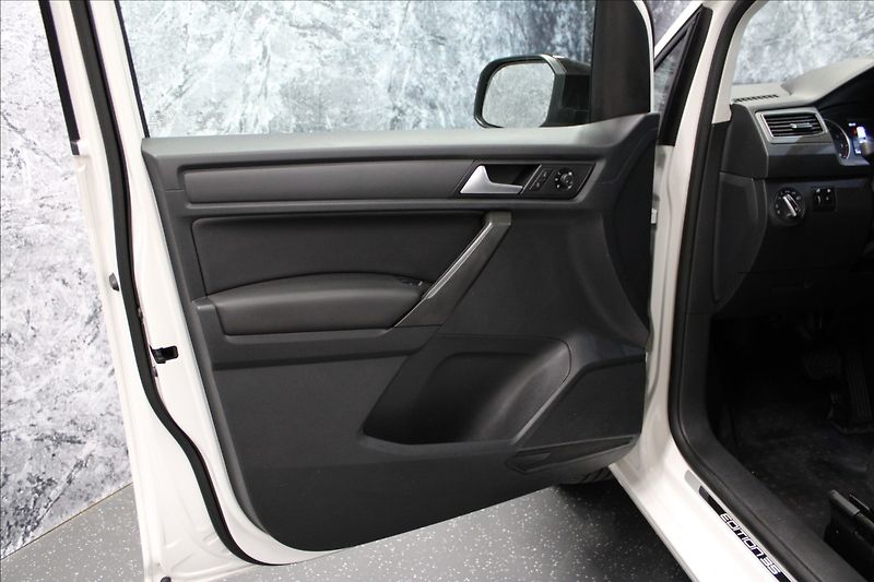 Volkswagen Caddy 1,4 TSI DSG Edition LED 1.maj. - fotka 9 z 34