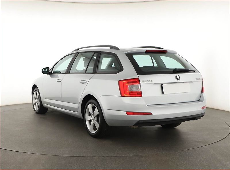 Škoda Octavia (2015) Ambition 2.0 TDI, ČR,1.maj - fotka 4 z 17