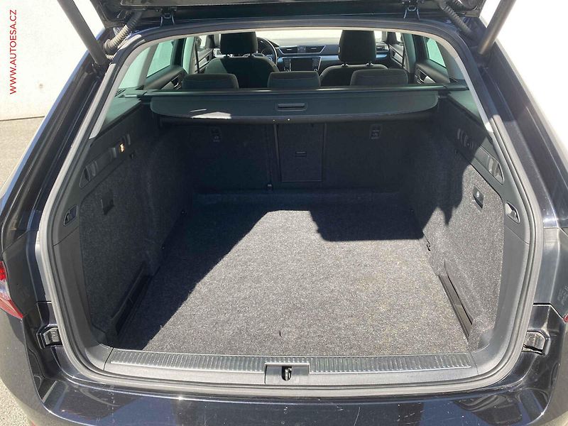 Škoda Superb (2016) 2.0 TDi, Style, DSG - fotka 7 z 18