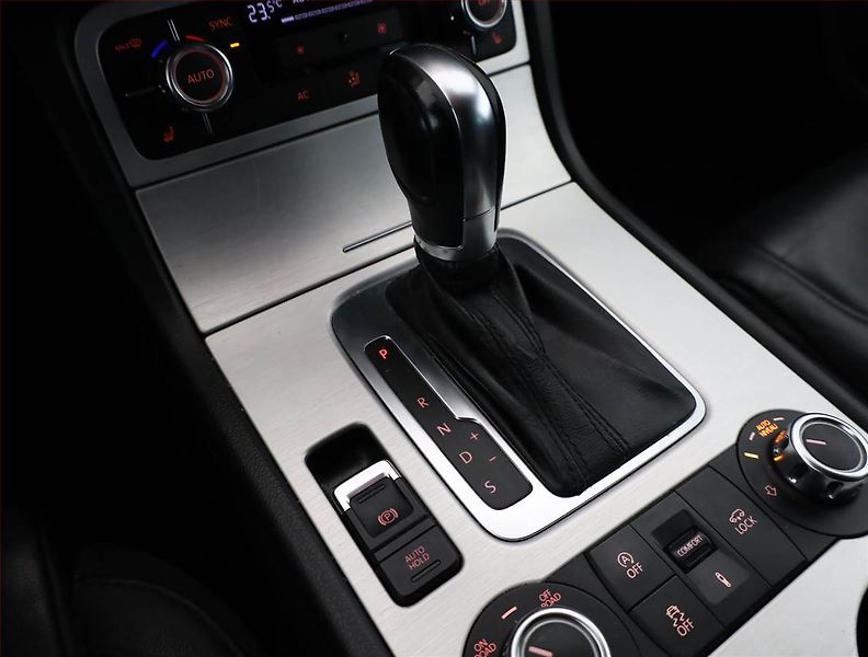 Volkswagen Touareg (2012) 3.0 TDI, 4X4, Automat, Kůže - fotka 11 z 16