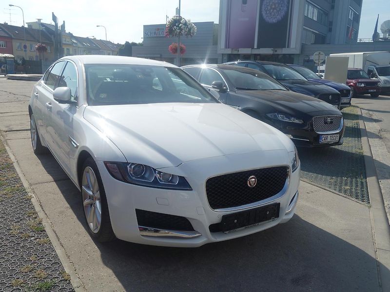 Jaguar XF (2018) Prestige 2,0 l i4D Aut. - fotografie inzerátu