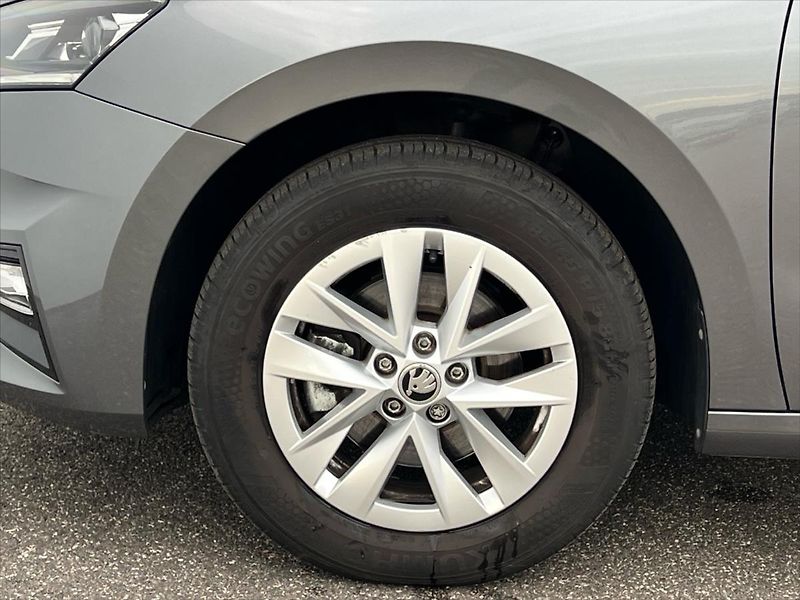Škoda Fabia 1,0 TSi 81kW 7DSG STYLE  IV. - fotka 12 z 23