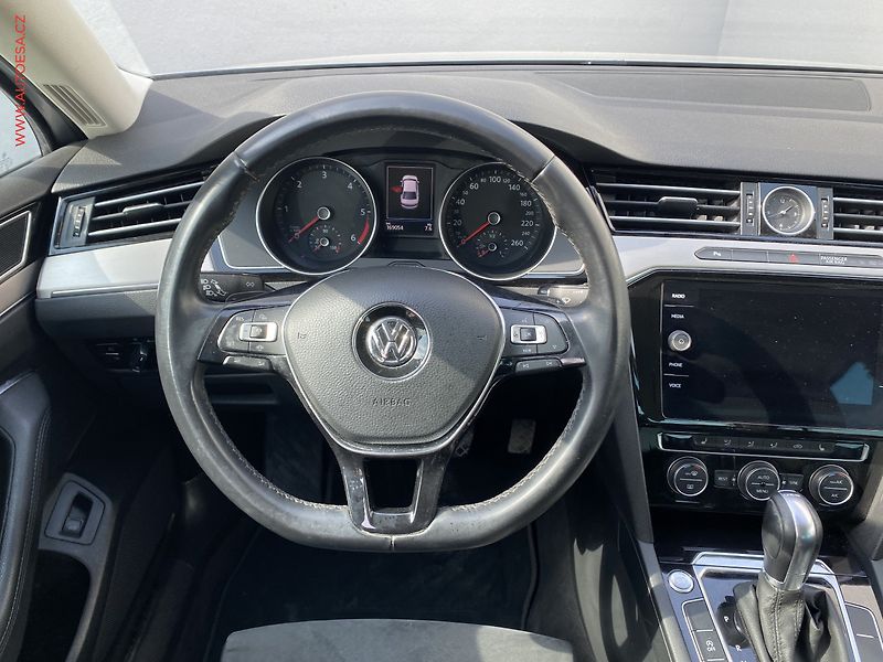 Volkswagen Passat (2019) 2.0 TDi, Highline, DSG, +ALU - fotka 11 z 20