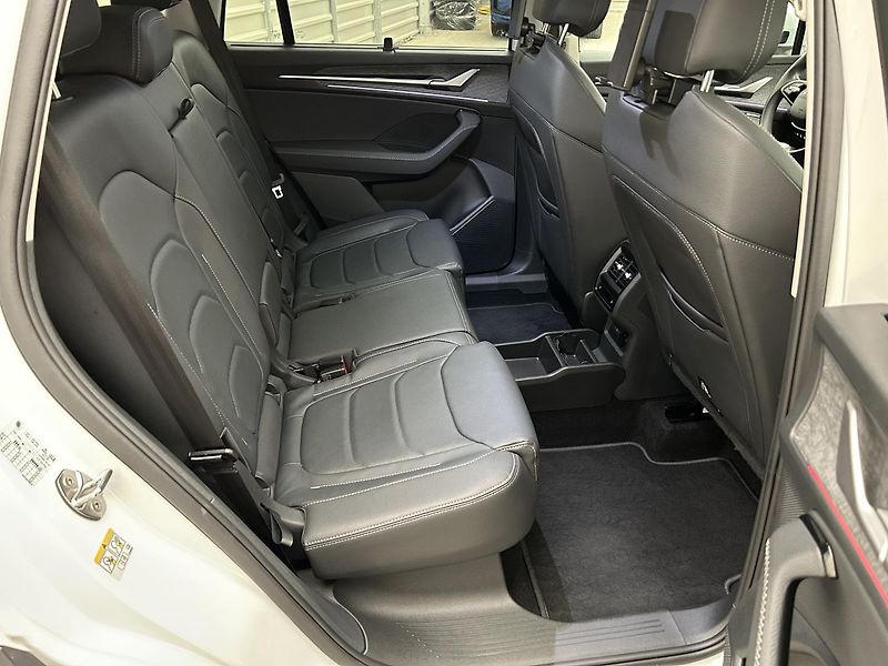 Škoda Kodiaq 2.0 TSI 4x4 EXLUSIVE SELECTION - fotka 25 z 29