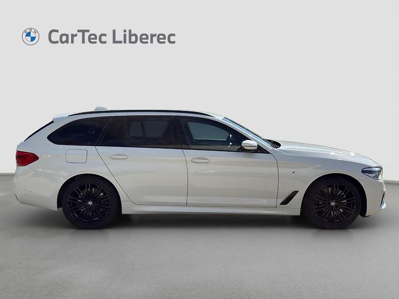 BMW Řada 5 540d xDrive Touring - fotka 6 z 21