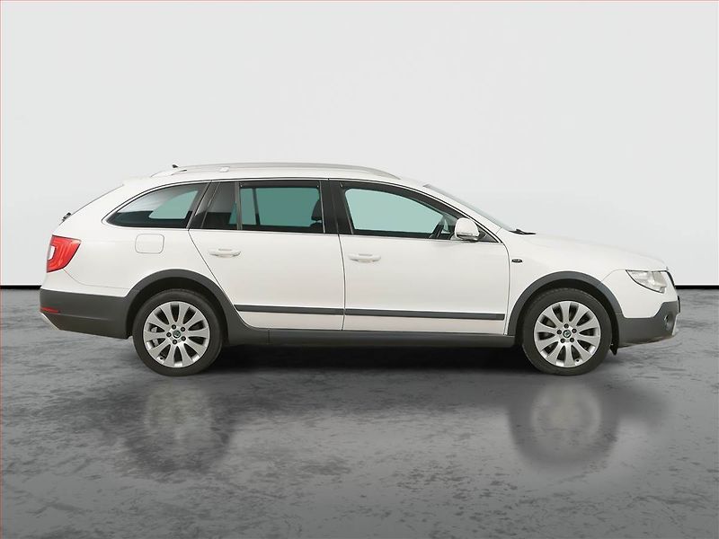 Škoda Superb (2013) Scoutline 2.0 TDI, Navi - fotka 6 z 15