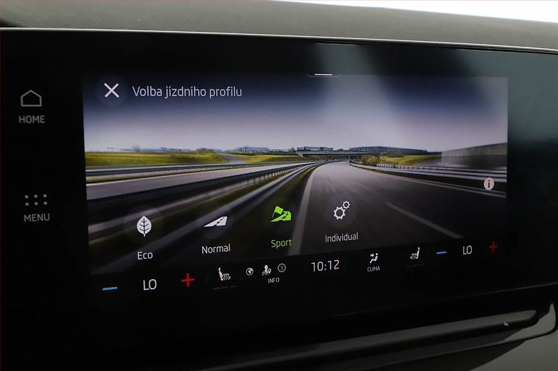 Škoda Octavia (2021) Style 1.5 TSI, ČR,1.maj - fotka 13 z 16