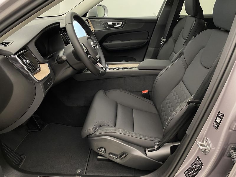 Volvo XC60 (2026) T6 AWD AUT BRIGHT PLUS - fotka 3 z 66