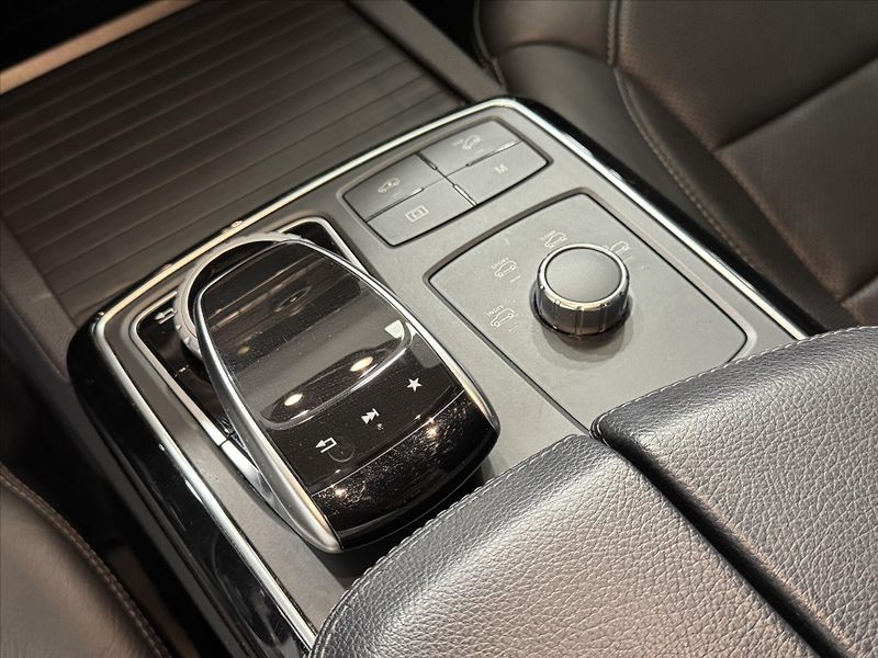 Mercedes-Benz GLE 350d AMG LINIE MULTIBEAM - fotka 11 z 20