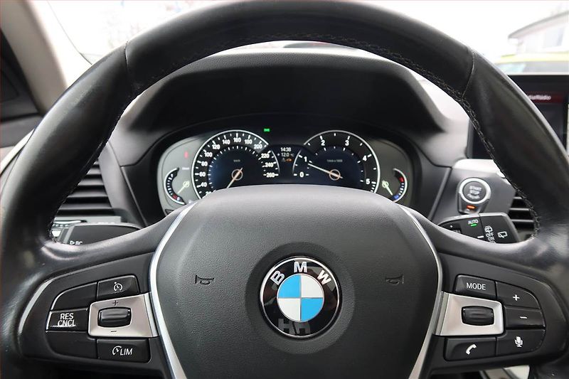 BMW X3 (2017) xDrive20d - fotka 17 z 22